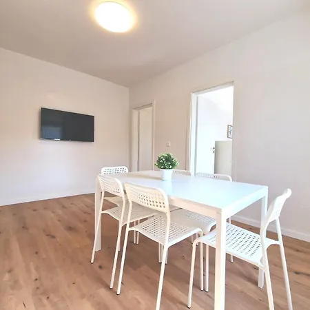 Tolstov - 1 Or 3 - 30 Min Messe Dus دوسبرغ